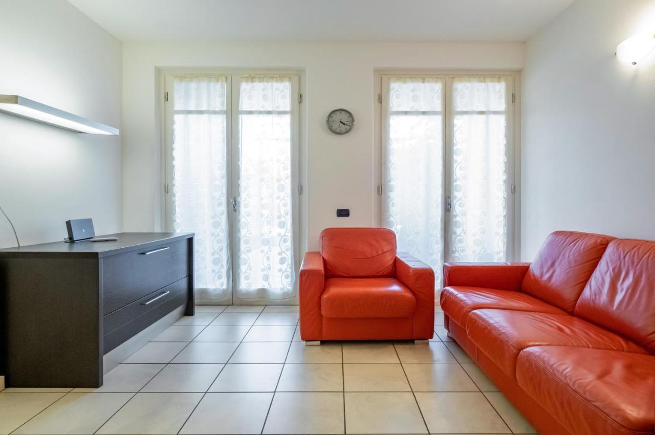 Piana Di Solaro Modern Flat & Swimming Pool Appartement Lerici Buitenkant foto