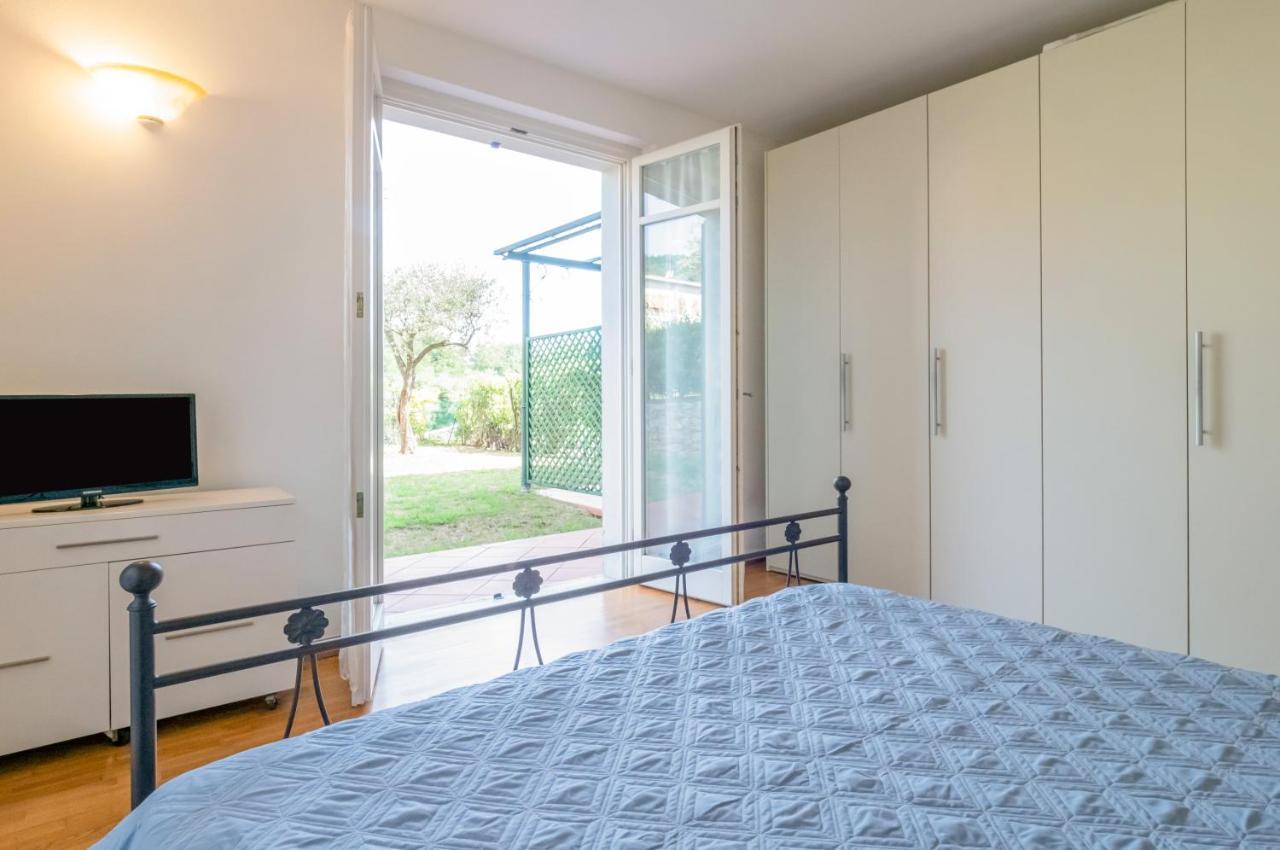Piana Di Solaro Modern Flat & Swimming Pool Appartement Lerici Buitenkant foto