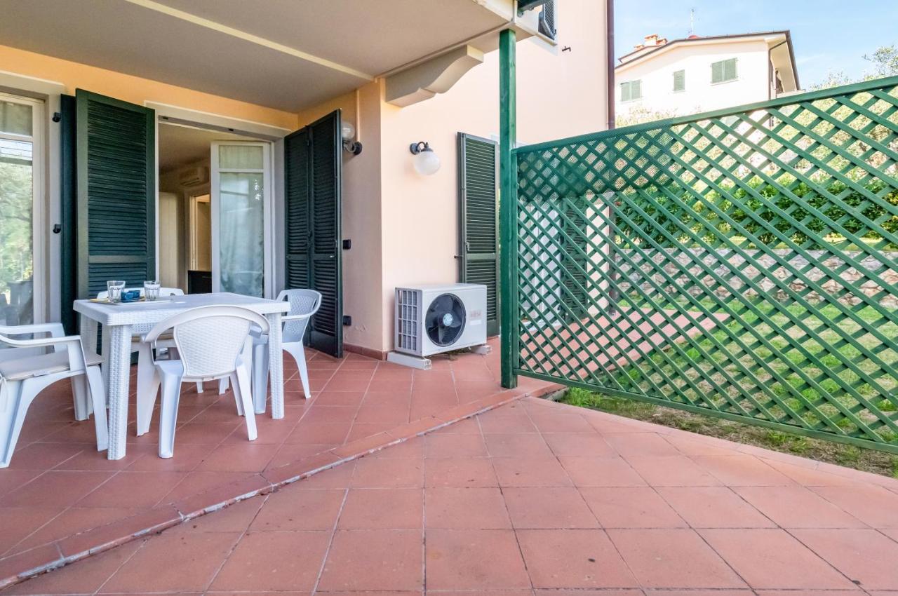 Piana Di Solaro Modern Flat & Swimming Pool Appartement Lerici Buitenkant foto
